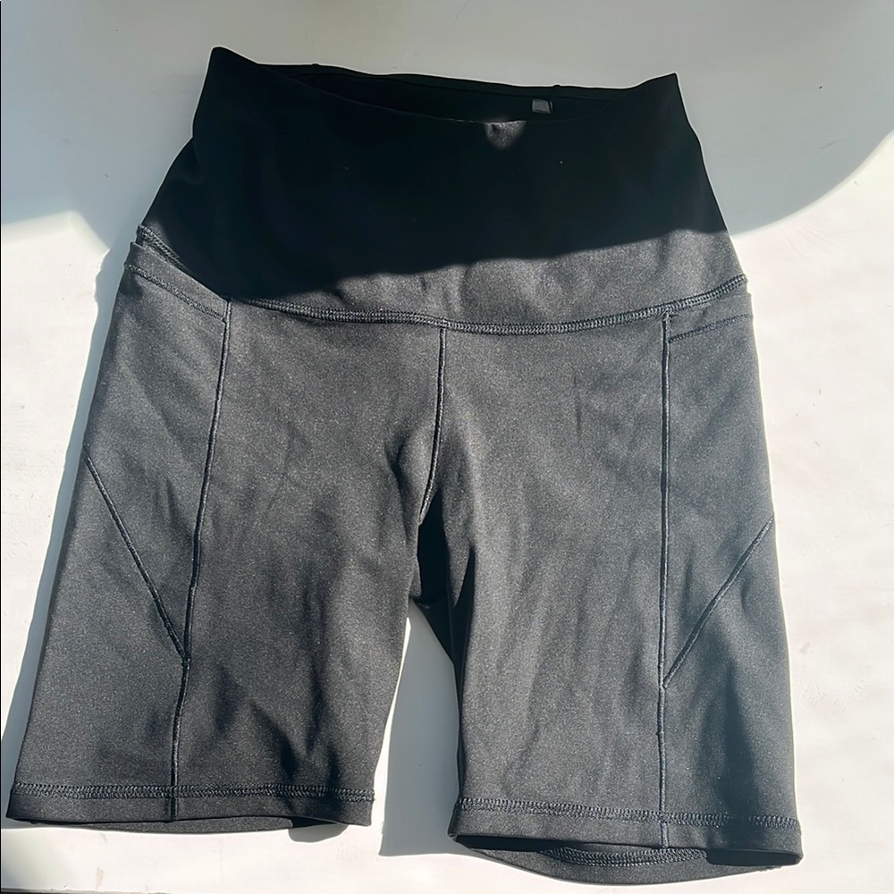Women’s Carrie Underwood biker shorts
